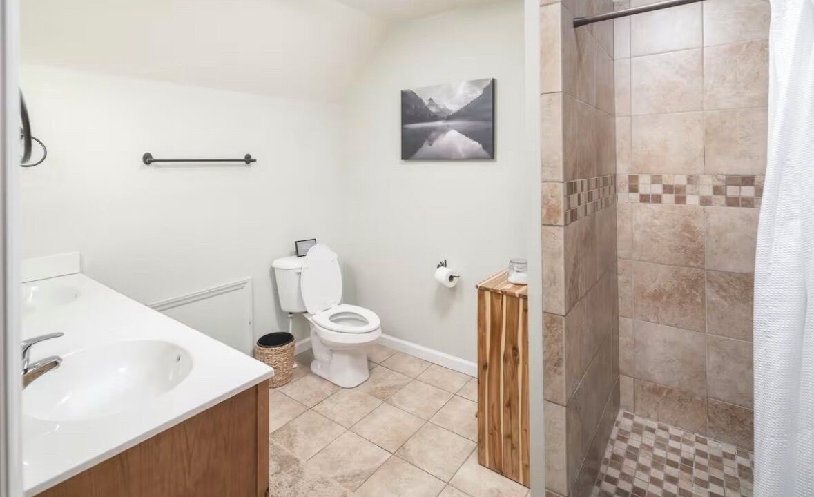 Photo of Bathroom in Seven Devils