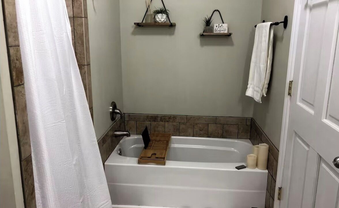 Photo of Bathroom in Seven Devils
