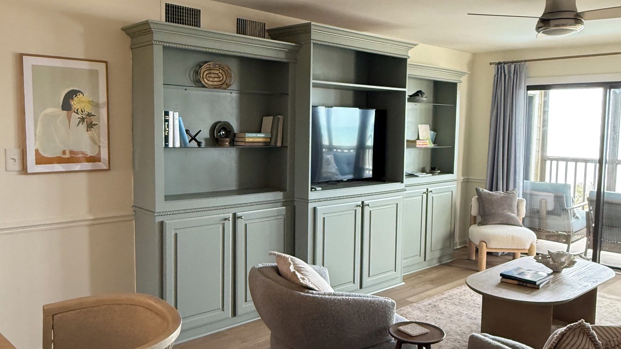 Photo of Livingroom in Pine Knoll Shores