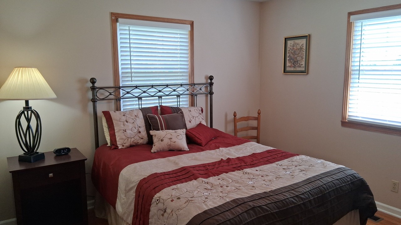 Photo of Bedroom in Smithville