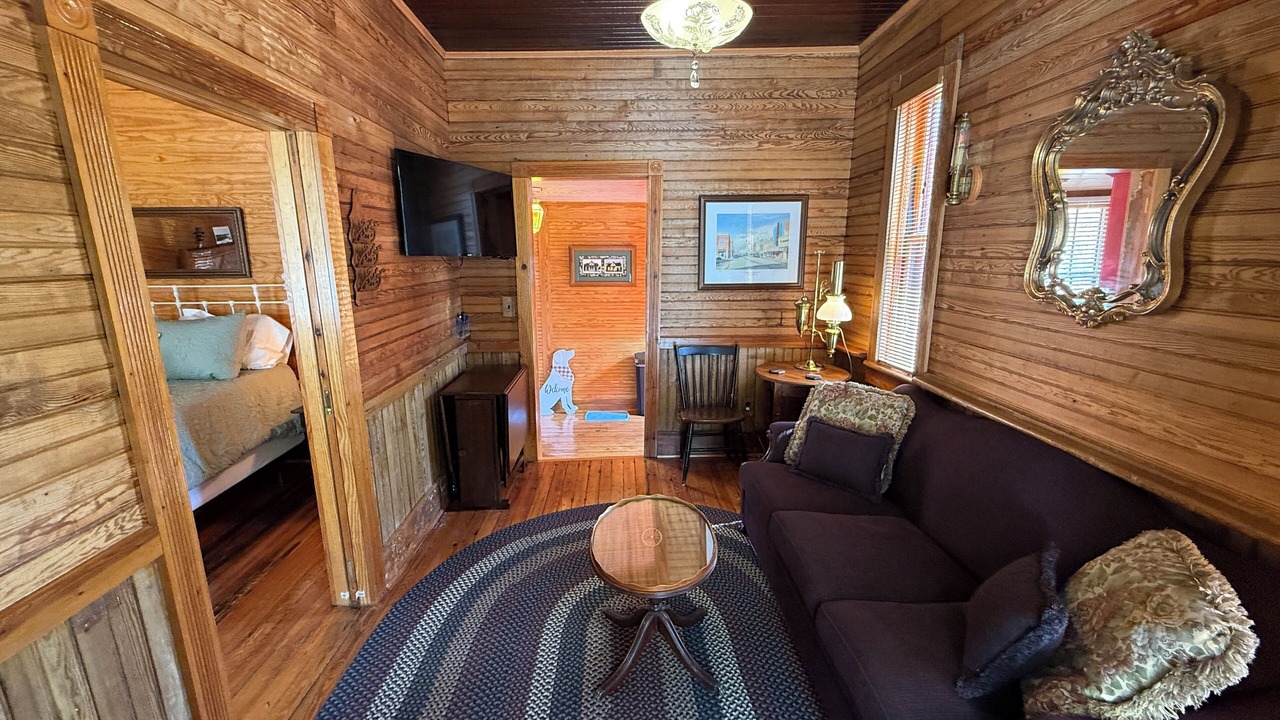 Photo of Livingroom in Jonesville