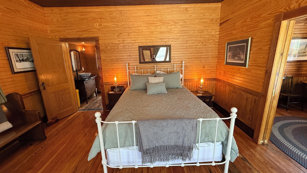 Photo of Bedroom in Jonesville