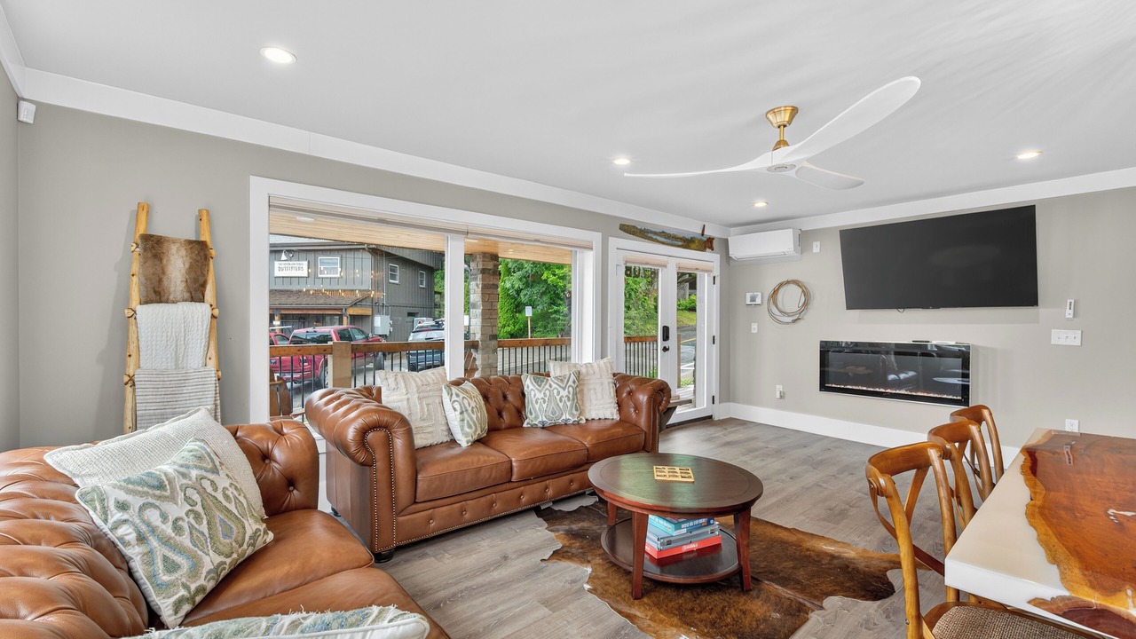 Photo of Livingroom in Blowing Rock