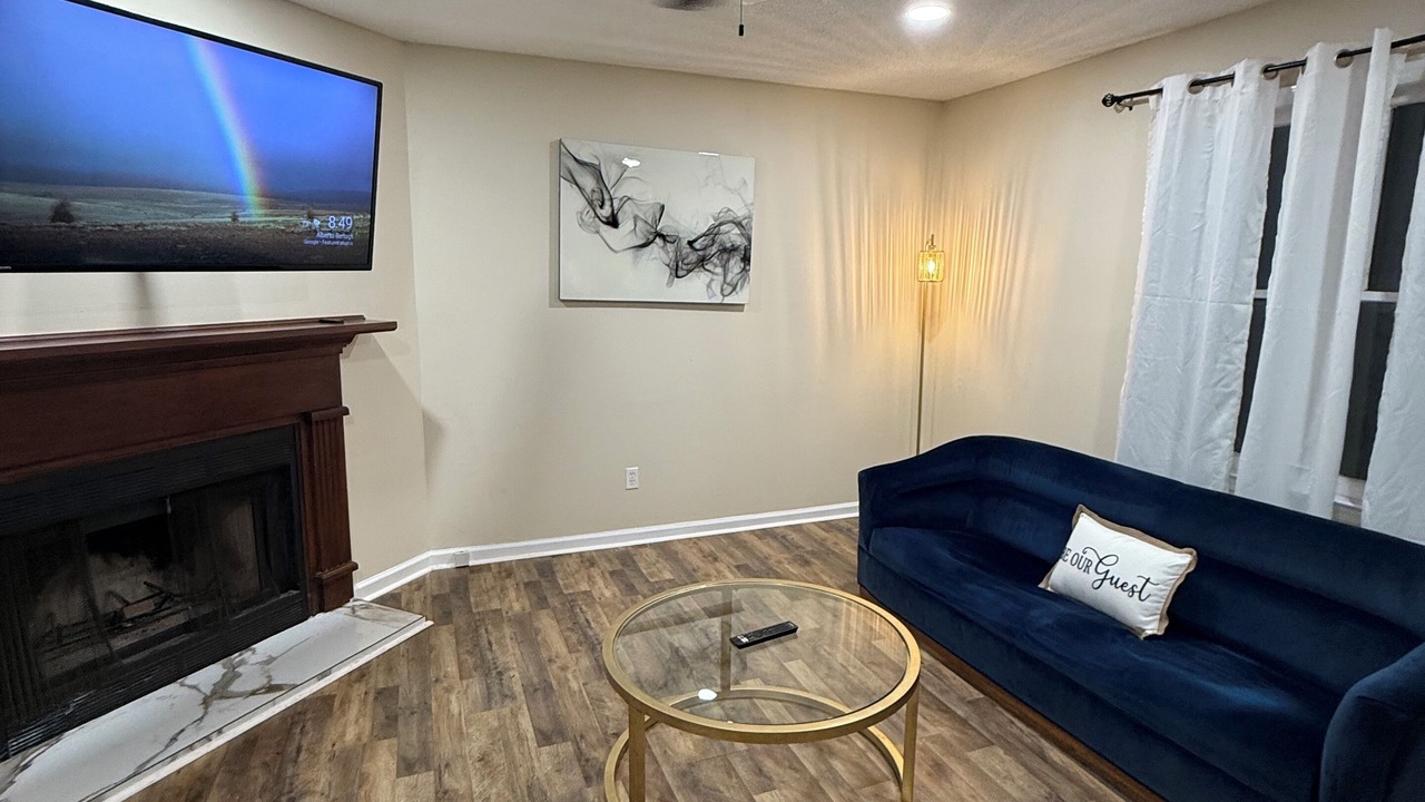 Photo of Livingroom in North Raleigh