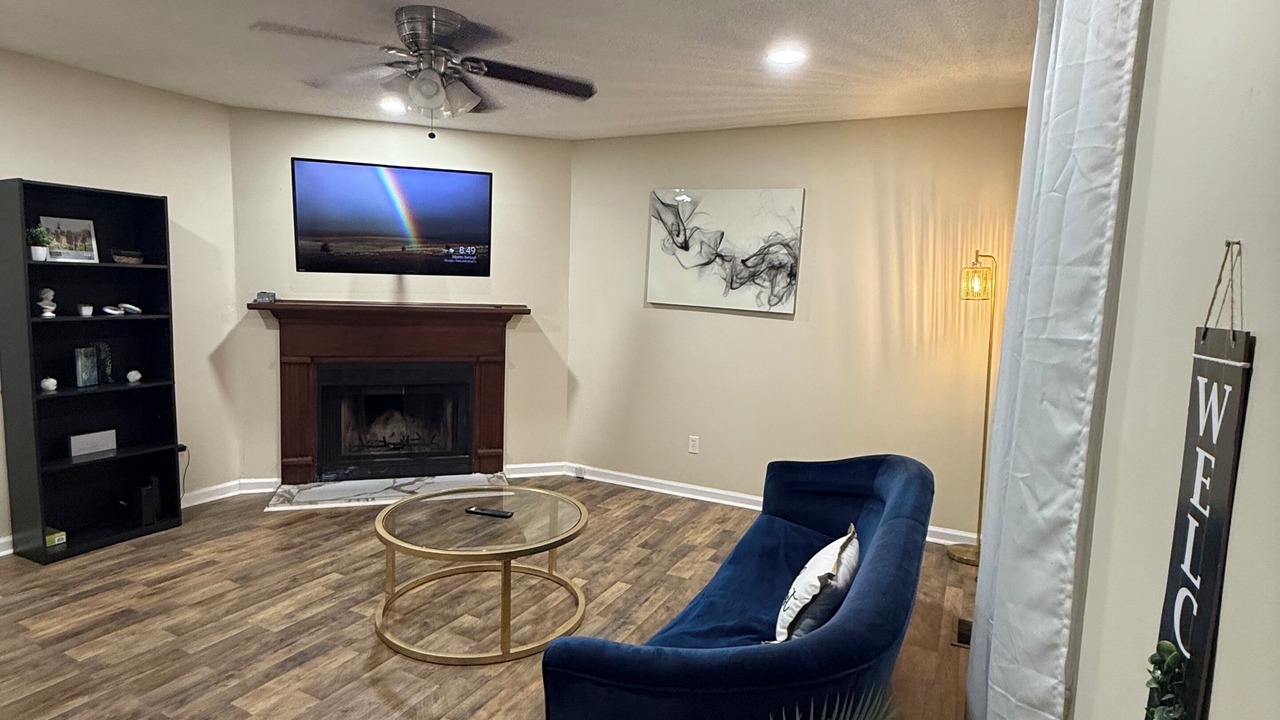 Photo of Livingroom in North Raleigh