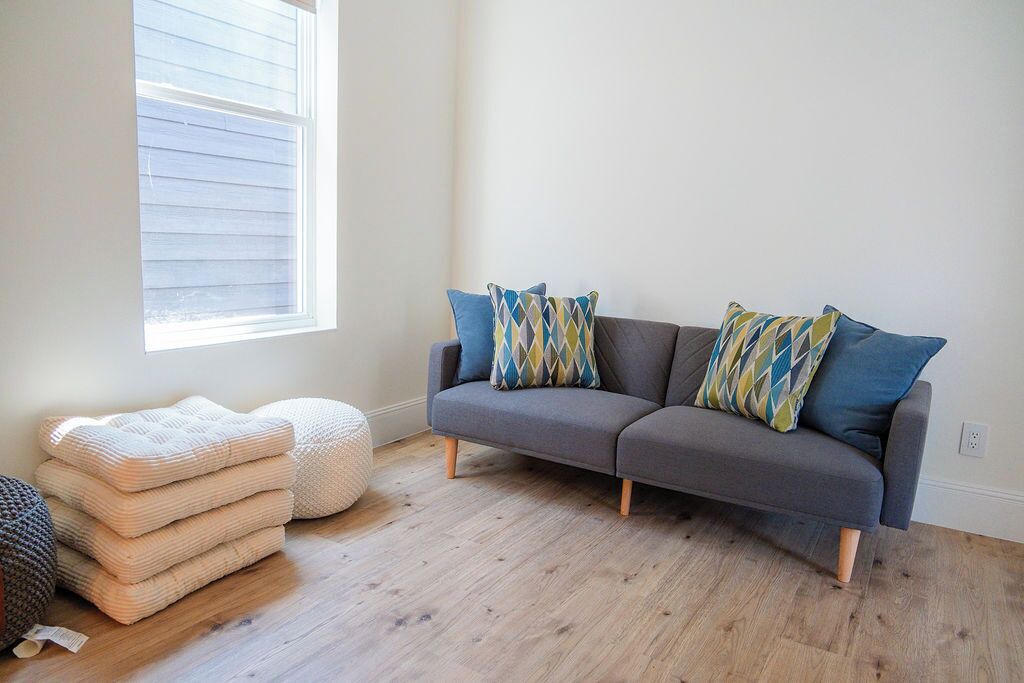 Photo of Livingroom in East Hill