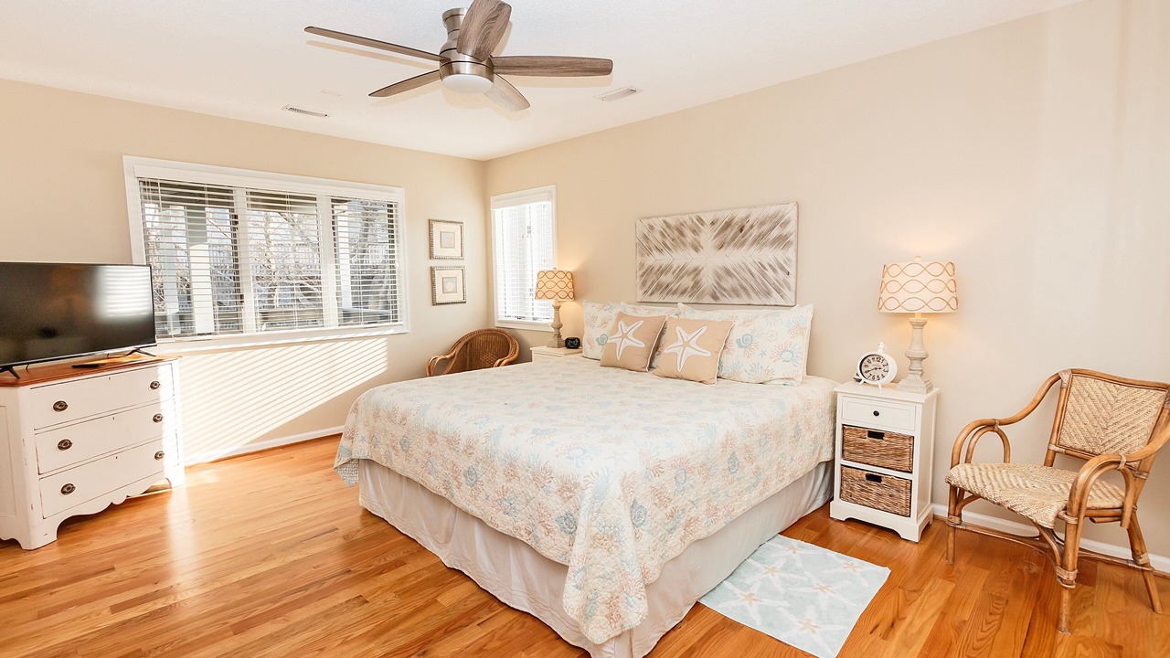 Photo of Bedroom in Corolla Light