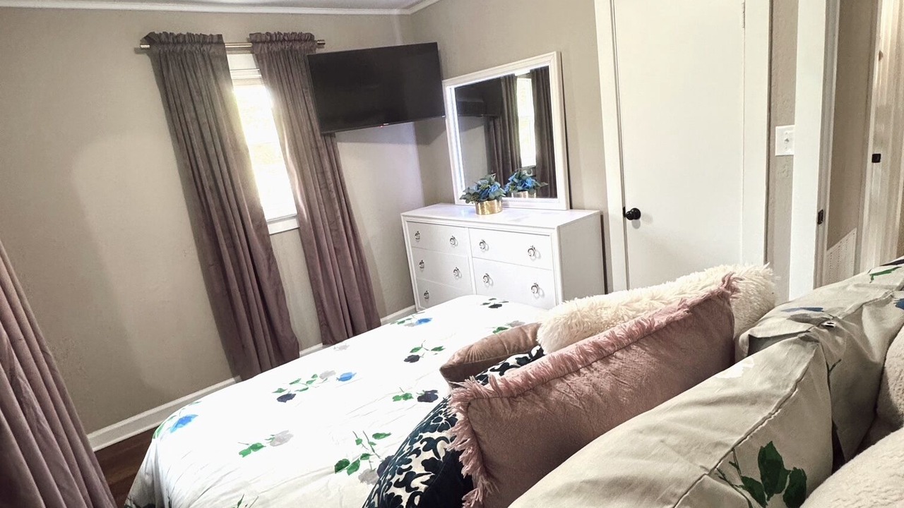 Photo of Bedroom in Hickory