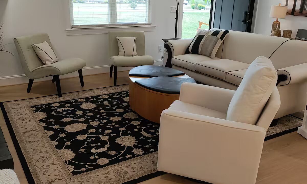 Photo of Livingroom in Jonesville