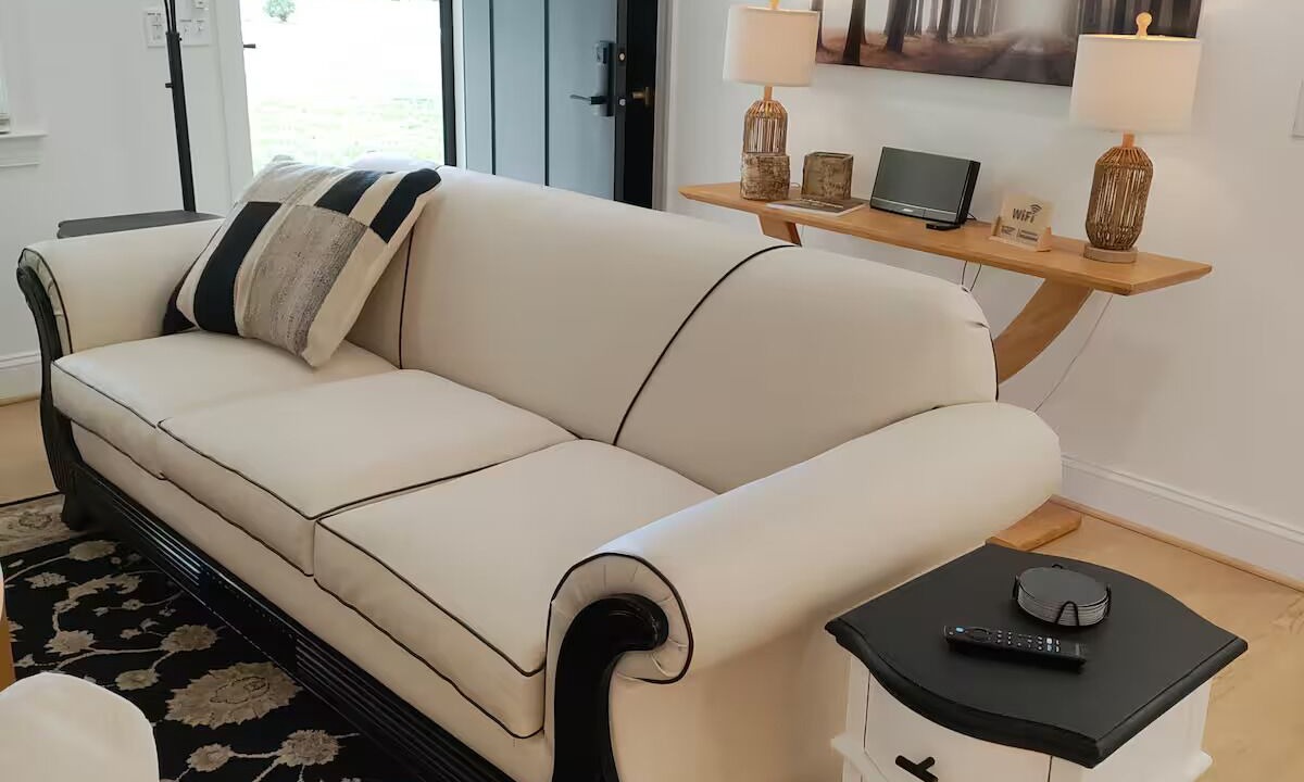 Photo of Livingroom in Jonesville