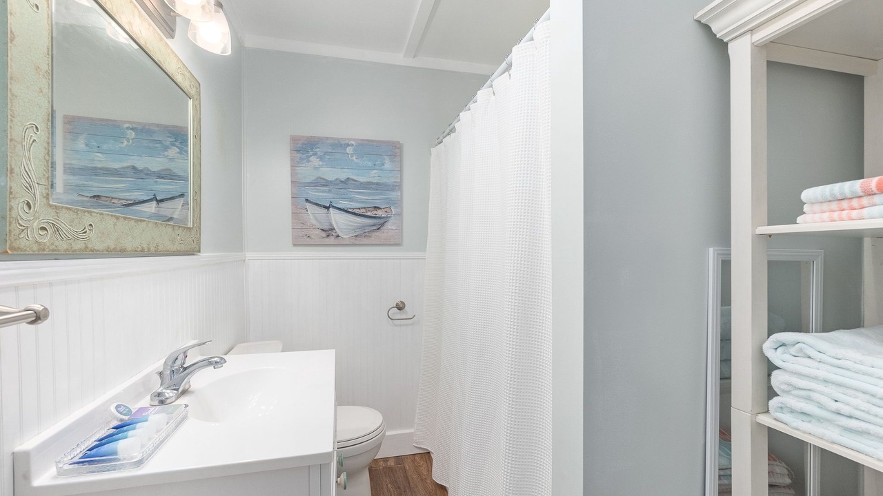 Photo of Bathroom in Harkers Island