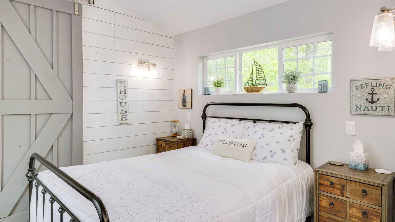 Photo of Bedroom in Smithville