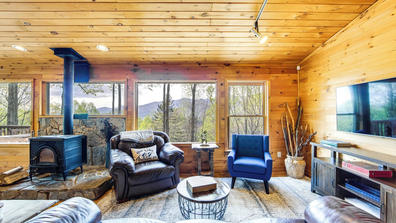 Photo of Bedroom in Balsam