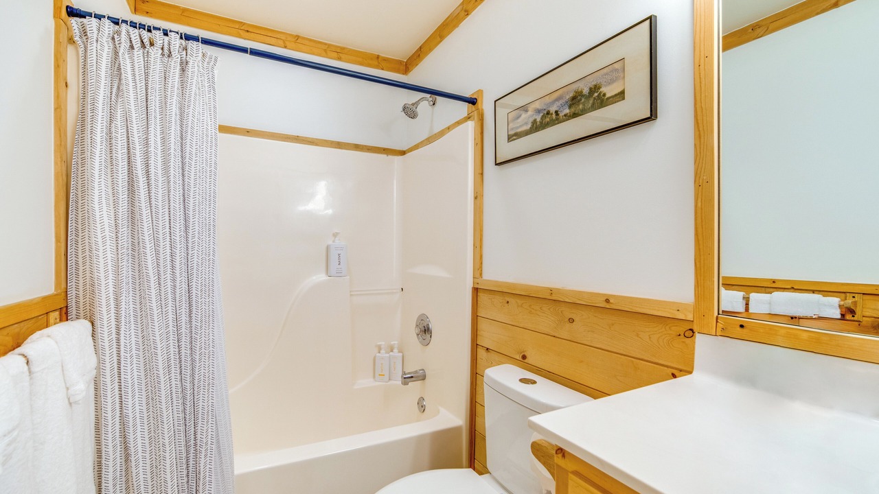 Photo of Bathroom in Balsam