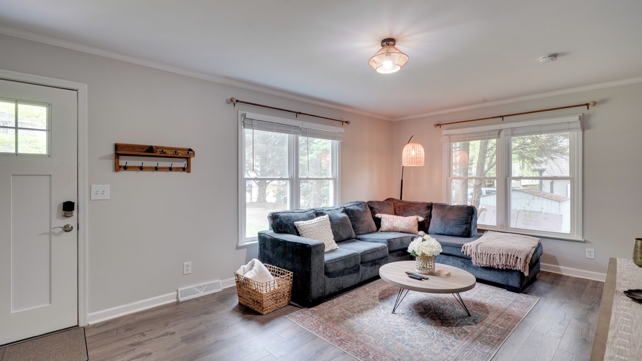 Photo of Livingroom in North Raleigh