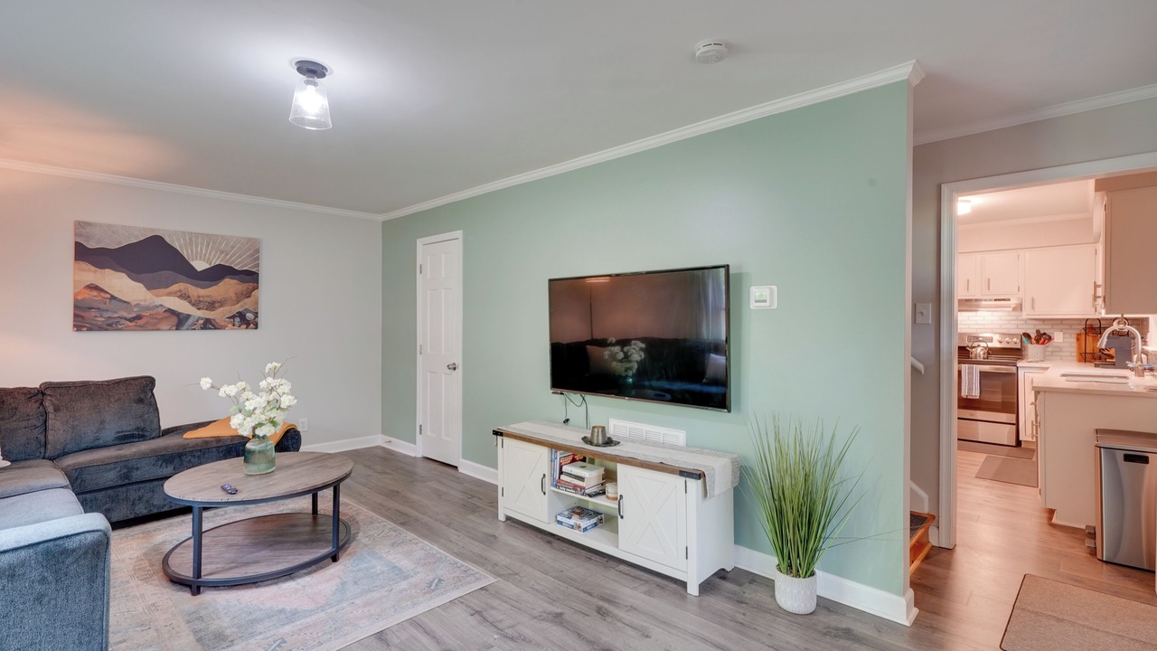 Photo of Livingroom in North Raleigh