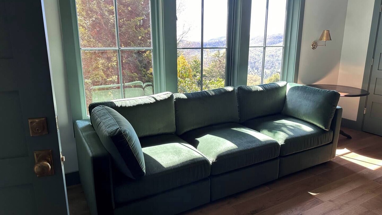 Photo of Livingroom in Sapphire