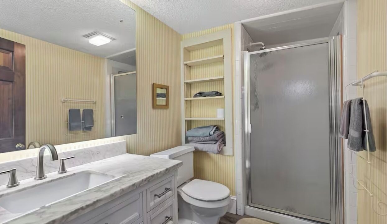 Photo of Bathroom in Oriental