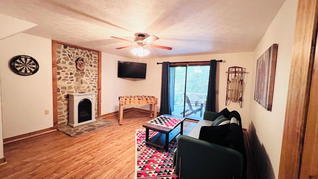 Photo of Livingroom in Maggie Valley