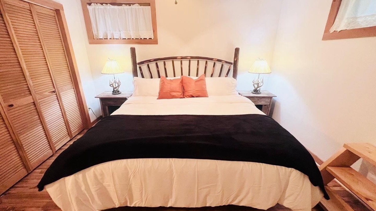 Photo of Bedroom in Maggie Valley