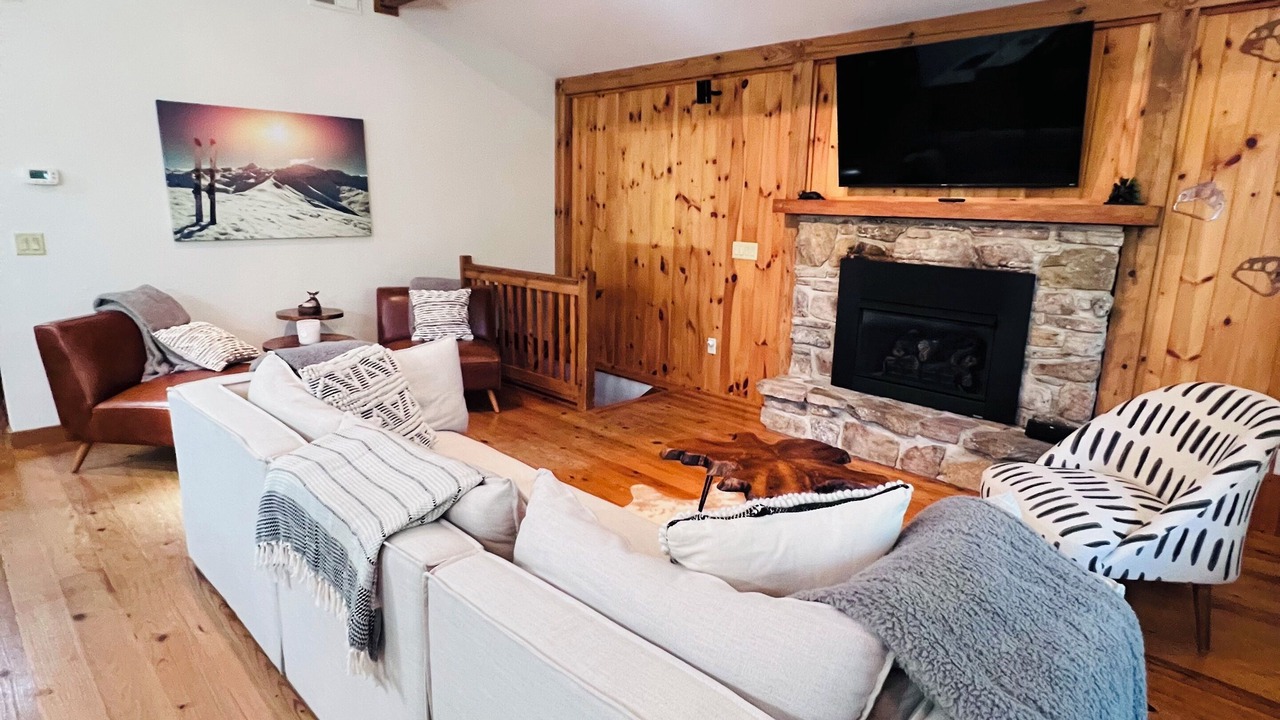 Photo of Livingroom in Maggie Valley