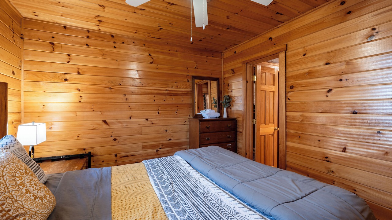 Photo of Bedroom in Bryson City