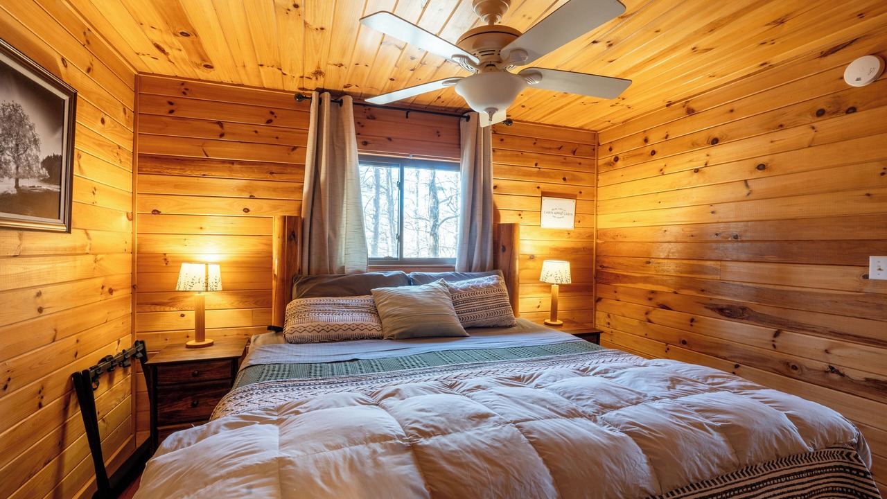 Photo of Bedroom in Bryson City