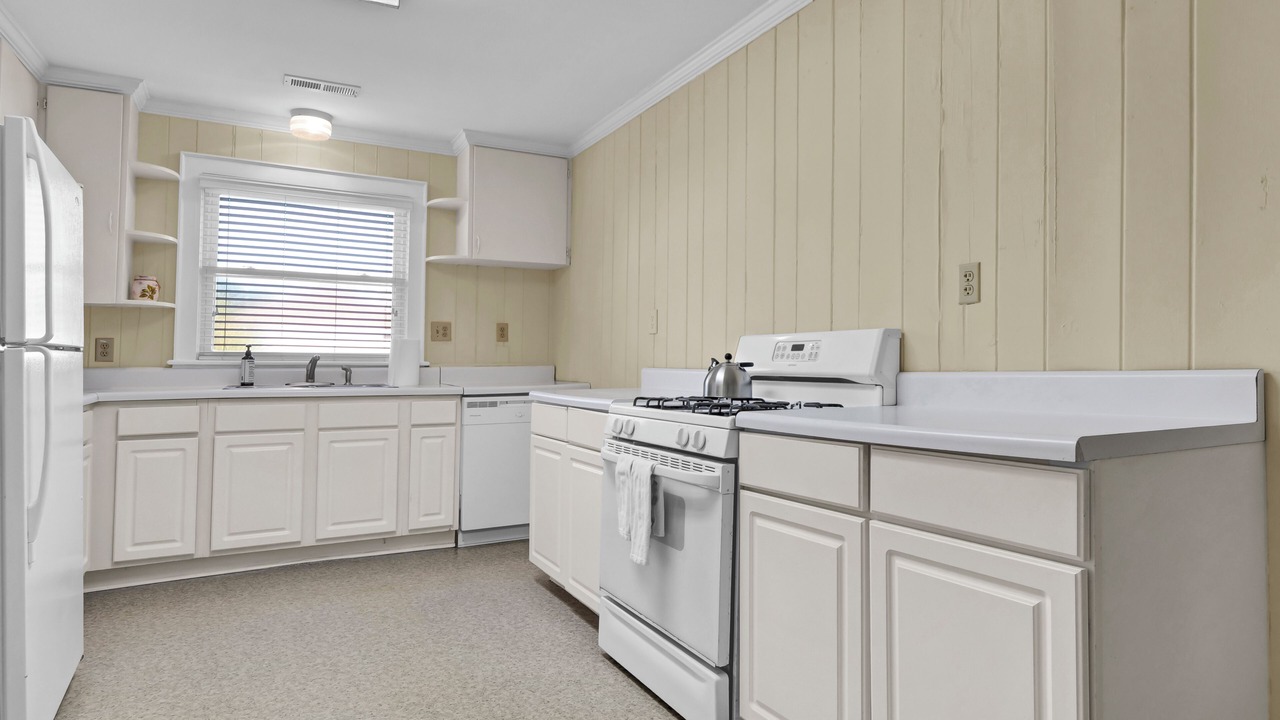 Photo of Kitchen in South Harbor Island