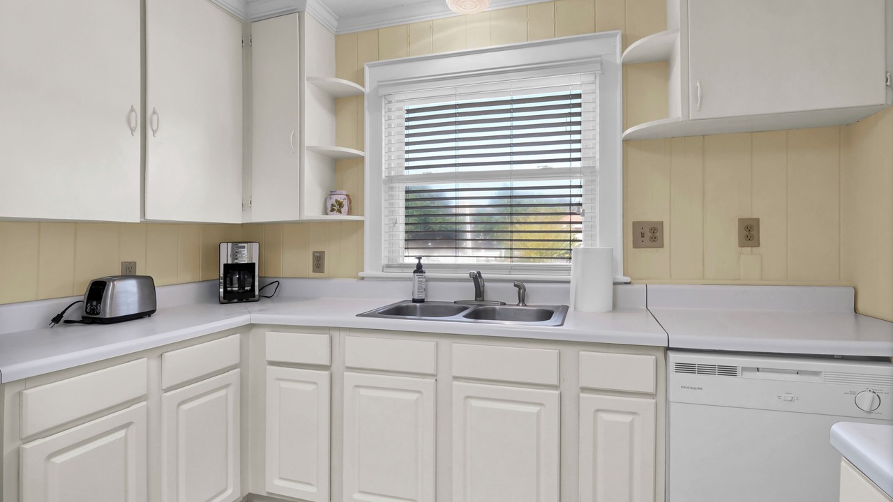 Photo of Kitchen in South Harbor Island