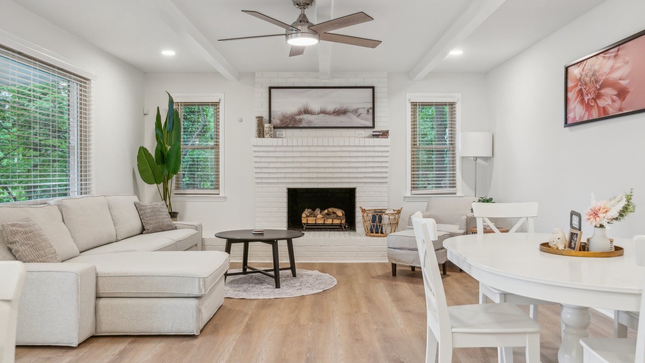 Photo of Livingroom in Southmont