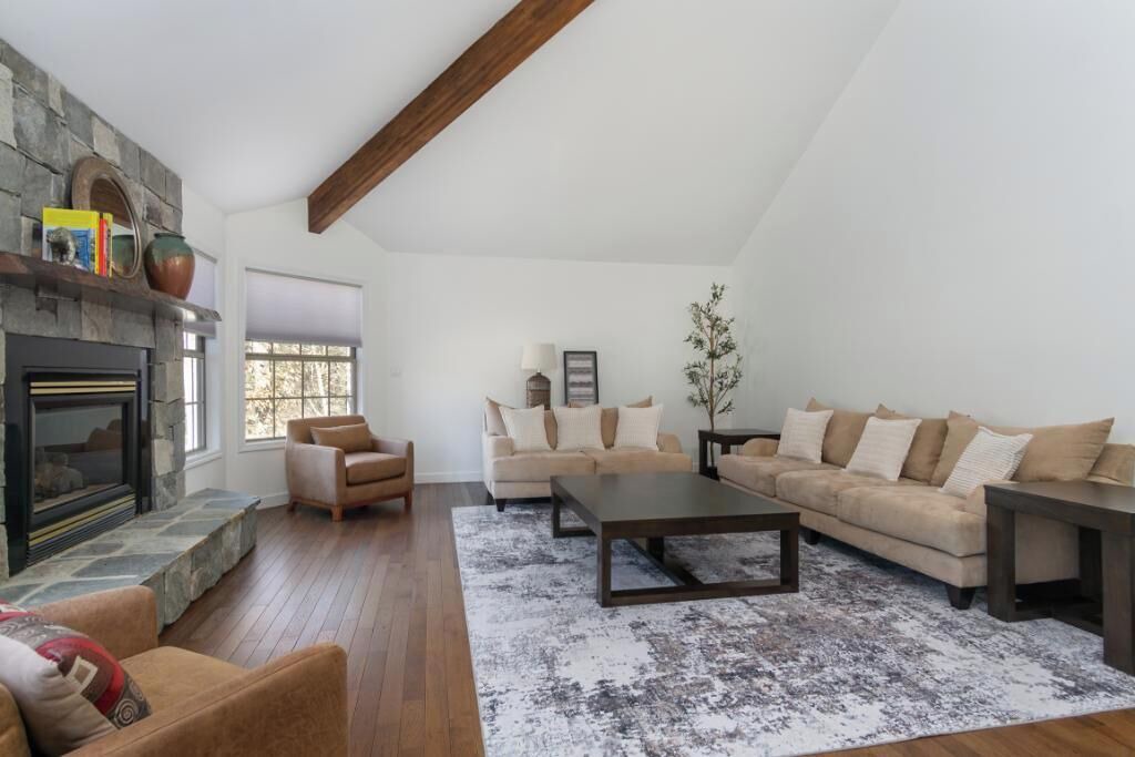Photo of Livingroom in Stonecrest