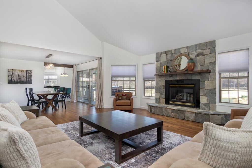 Photo of Livingroom in Stonecrest