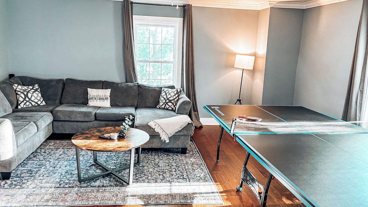 Photo of Livingroom in Franklinton