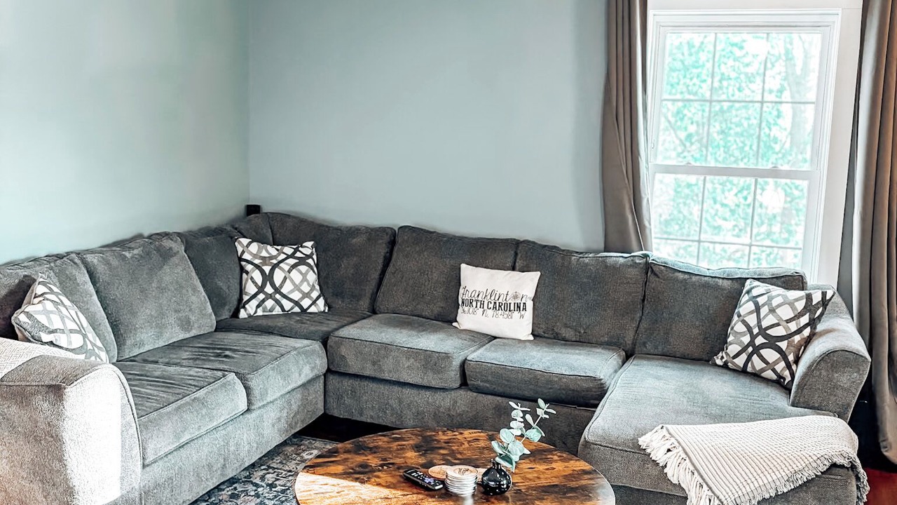 Photo of Livingroom in Franklinton