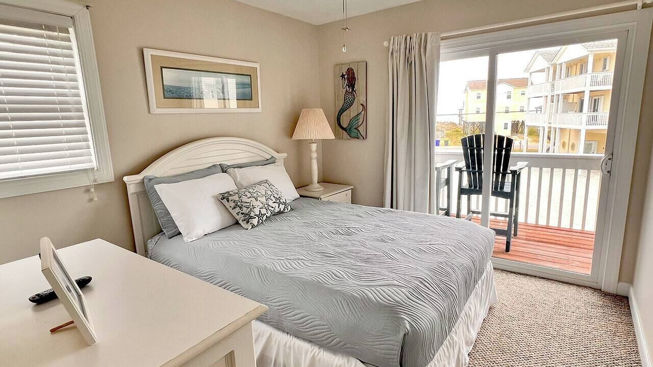 Photo of Bedroom in McCutcheon Field