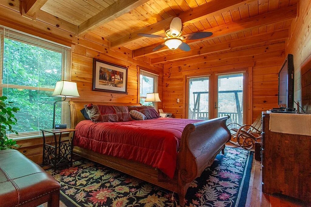 Photo of Bedroom in Robbinsville
