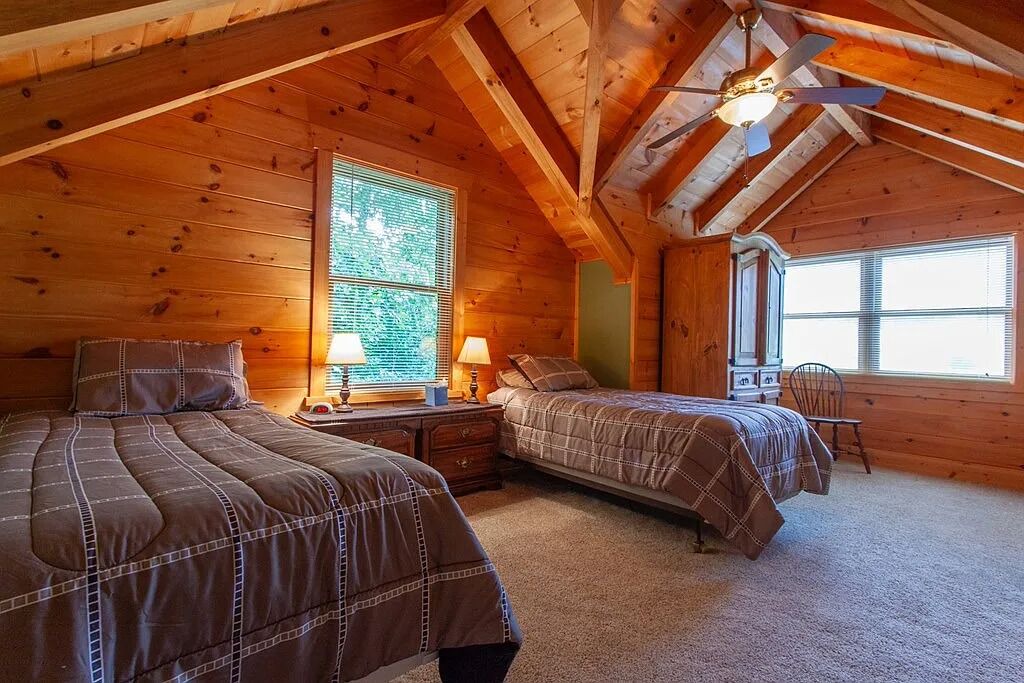 Photo of Bedroom in Robbinsville