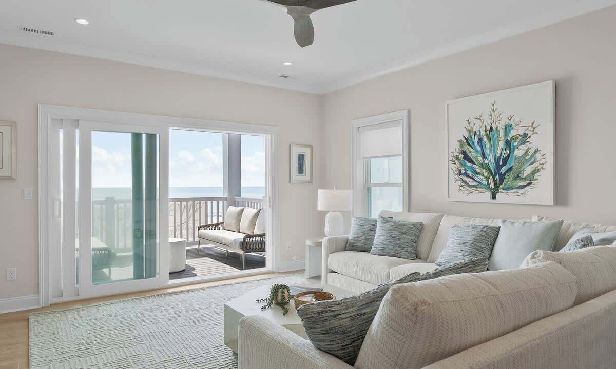 Photo of Livingroom in Wilmington Beach