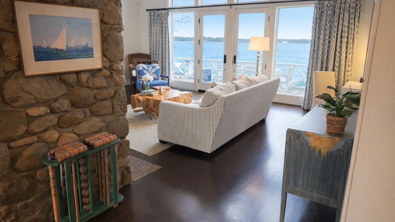 Photo of Livingroom in Lake Norman of Catawba
