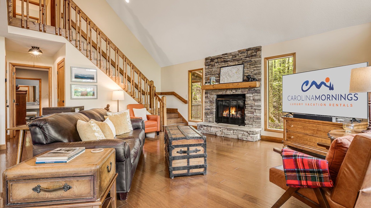 Photo of Livingroom in Avery Creek