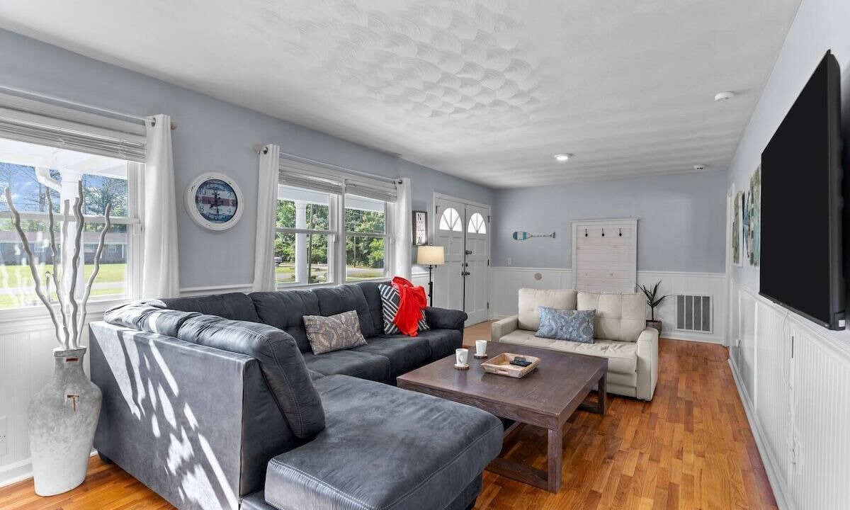 Photo of Livingroom in Murraysville