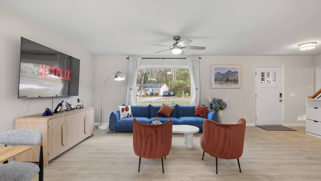 Photo of Livingroom in North Raleigh