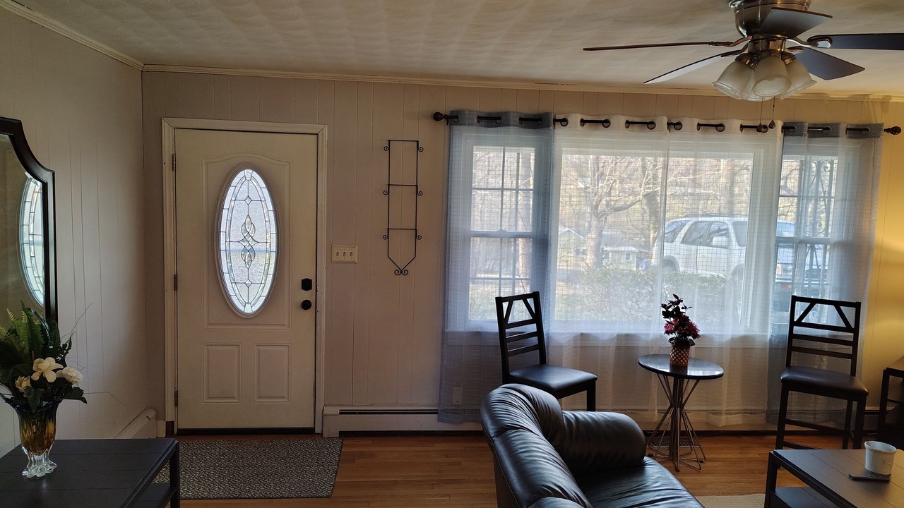 Photo of Livingroom in Cajah's Mountain