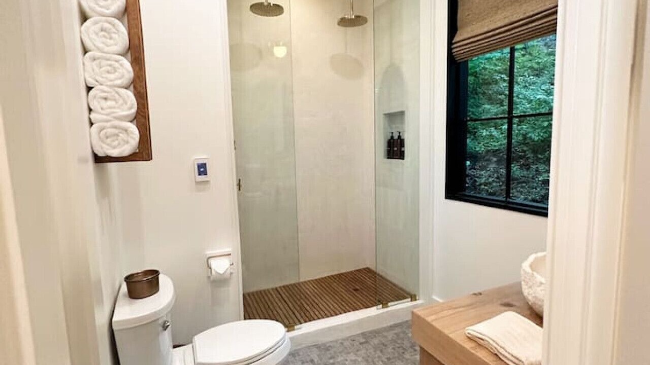 Photo of Bathroom in Highlands Hills