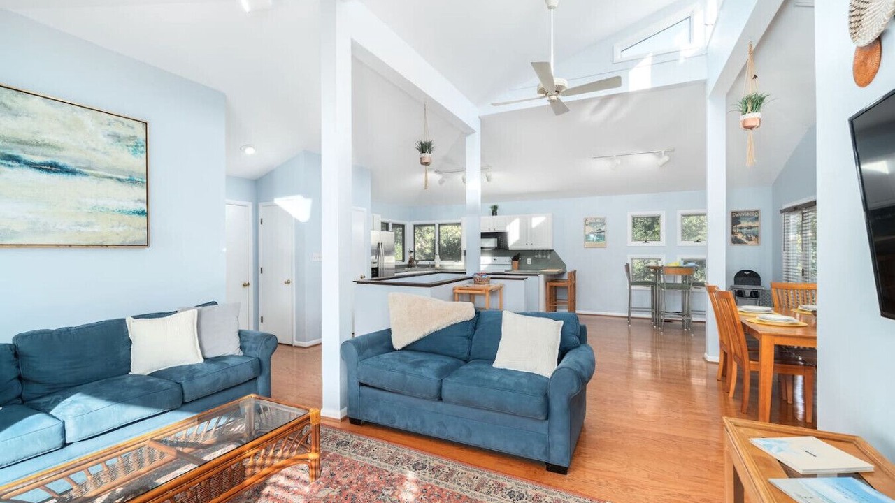 Photo of Livingroom in The Point