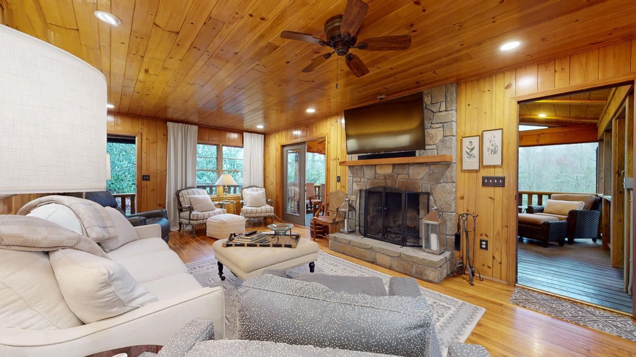 Photo of Livingroom in Highlands Hills
