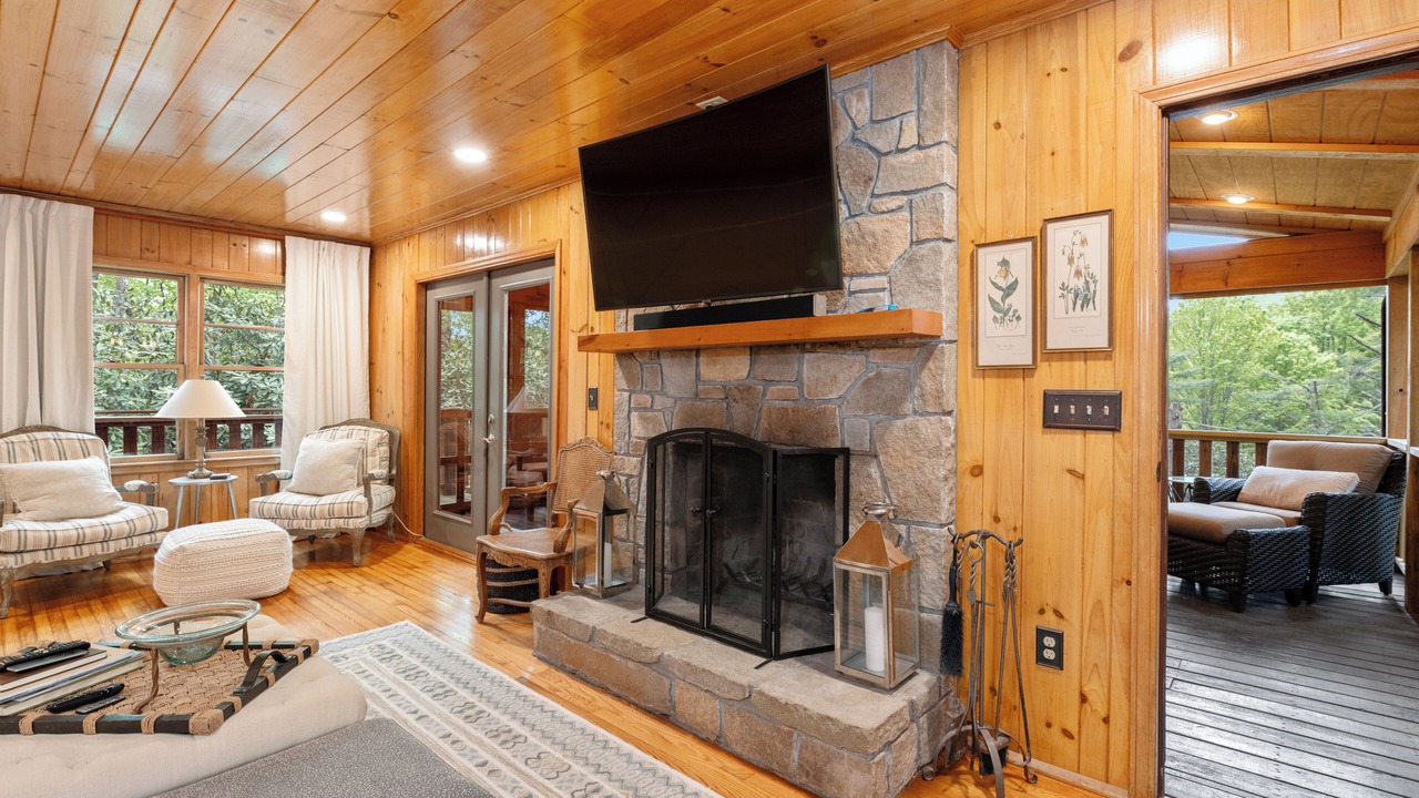 Photo of Livingroom in Highlands Hills