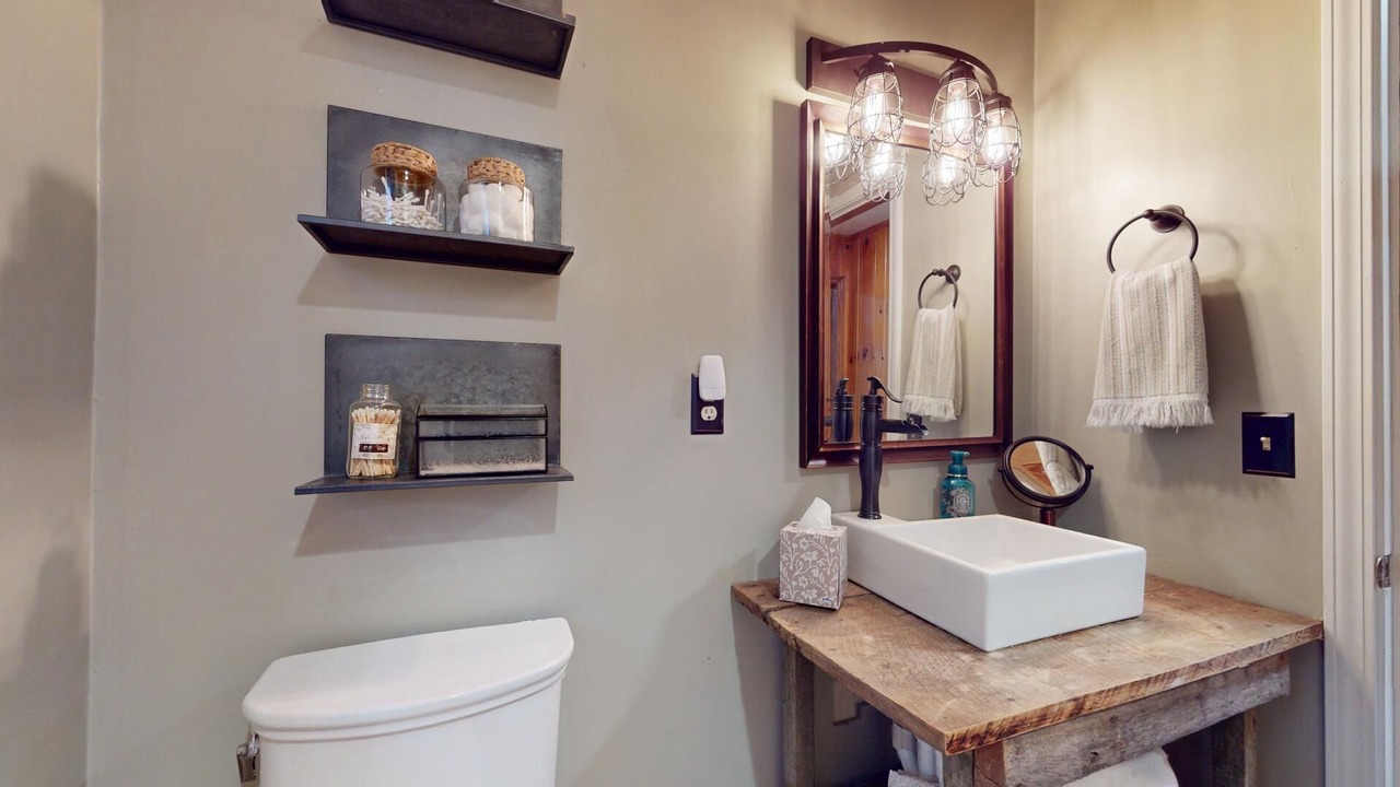 Photo of Bathroom in Highlands Hills