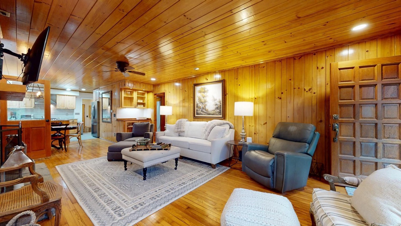 Photo of Livingroom in Highlands Hills