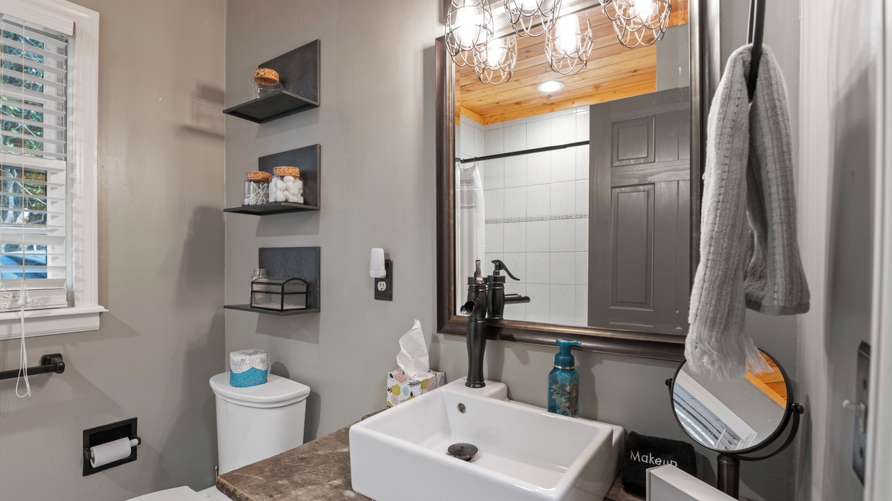 Photo of Bathroom in Highlands Hills